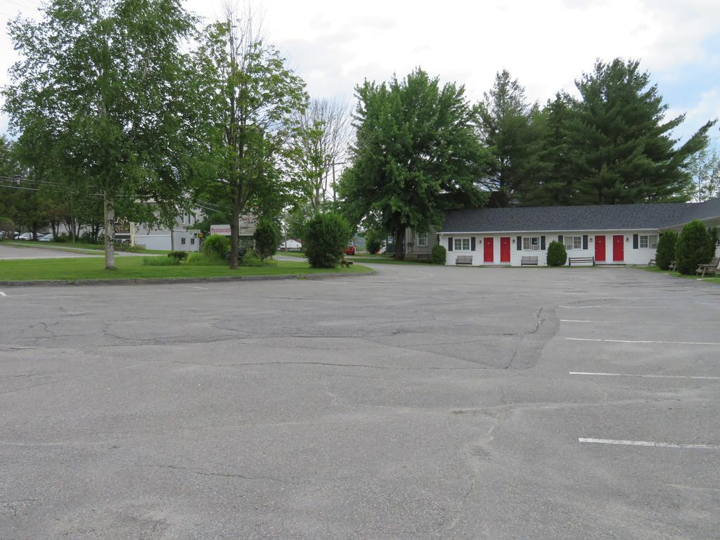 Motel & Hotel La Paysanne Sherbrooke Exteriör bild