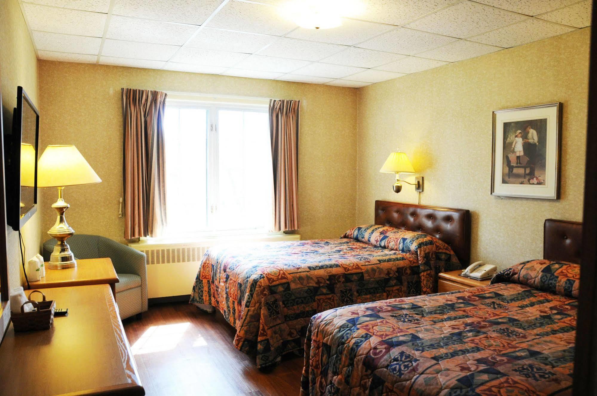 Motel & Hotel La Paysanne Sherbrooke Exteriör bild